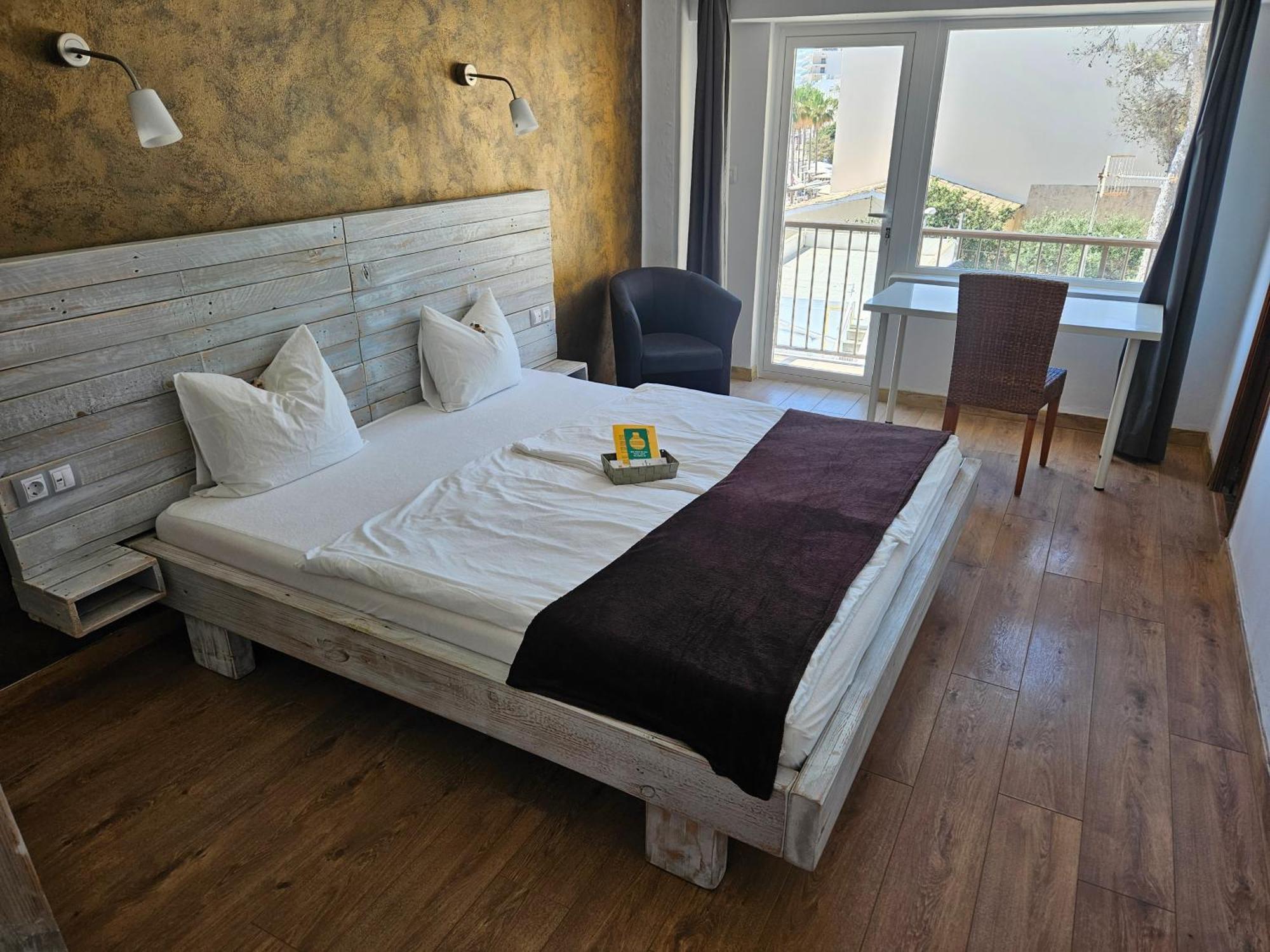 Seven Hostal Cala Millor  Kültér fotó